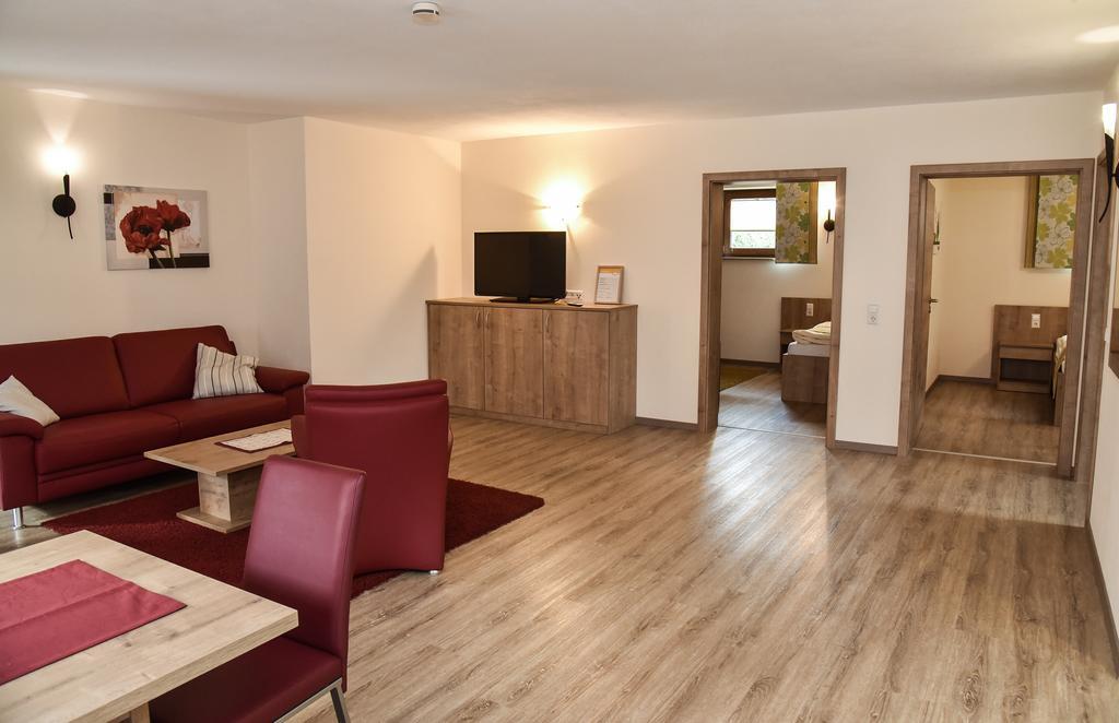 Landhotel Zum Adler Oberbechingen Exterior foto